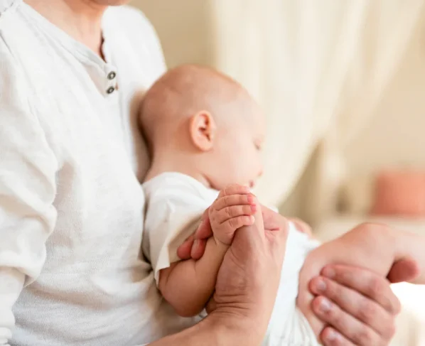 Saiba como o consumo paterno de ultraprocessados pode influenciar peso do bebê ao nascer